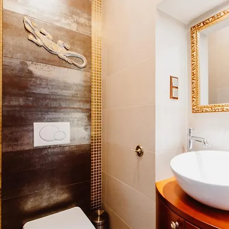 Kings City - Zamkowa Apartman